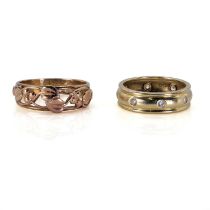 Two gold band rings,