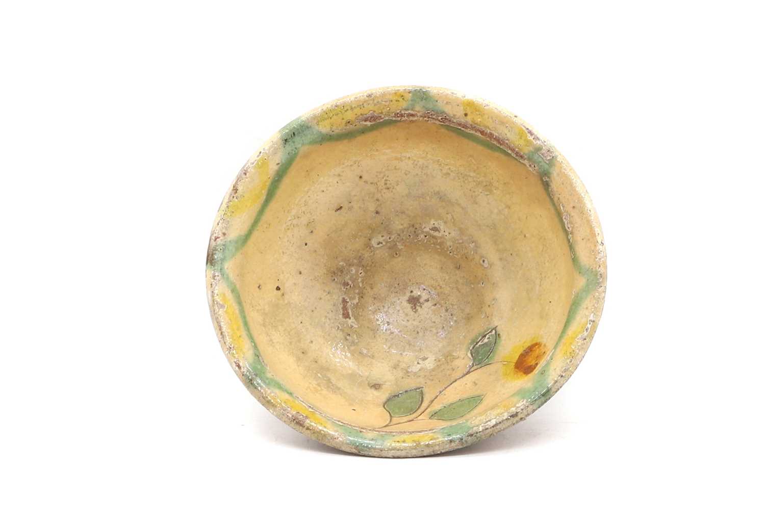 A collection of slipware bowls, - Bild 4 aus 4