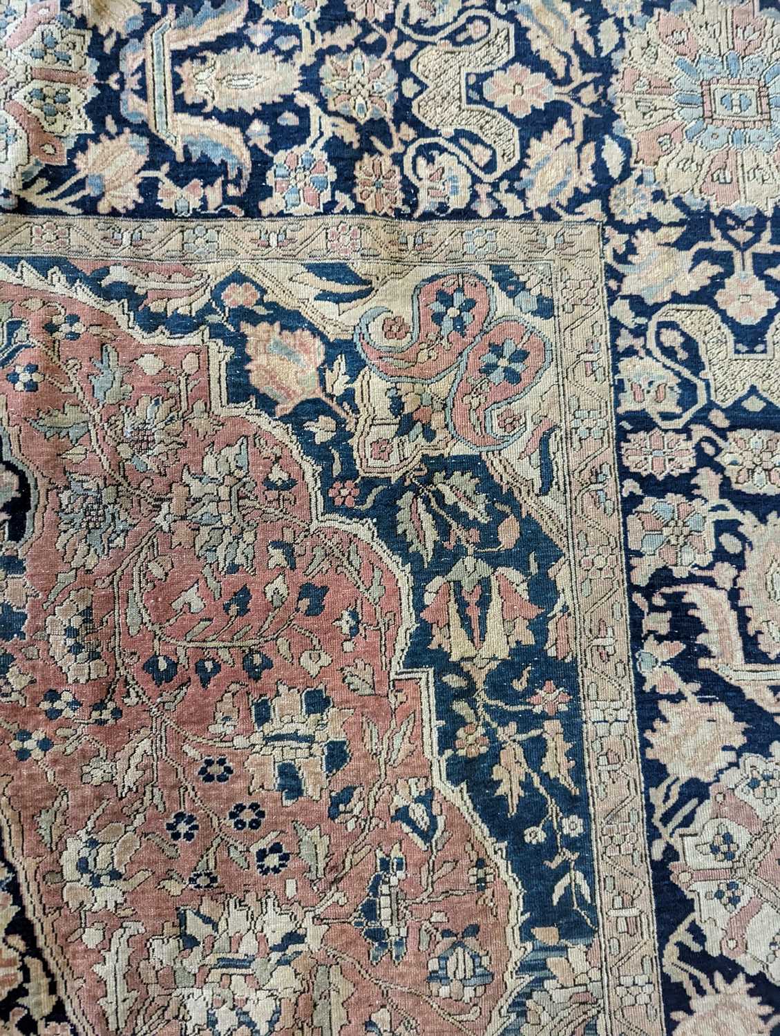 A Persian rug - Image 12 of 20