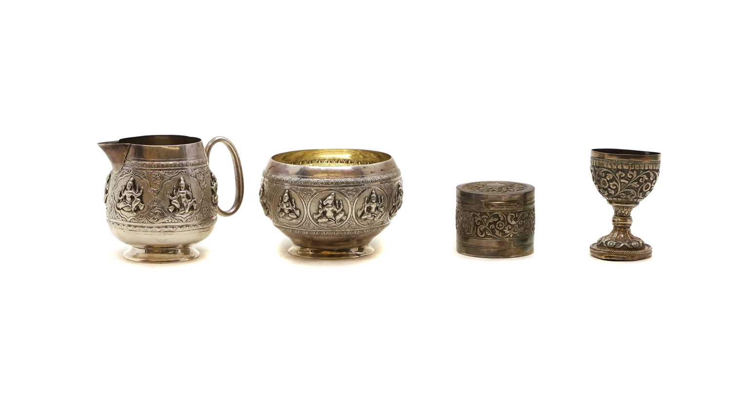 An Indian silver bowl and cream jug, - Bild 2 aus 3