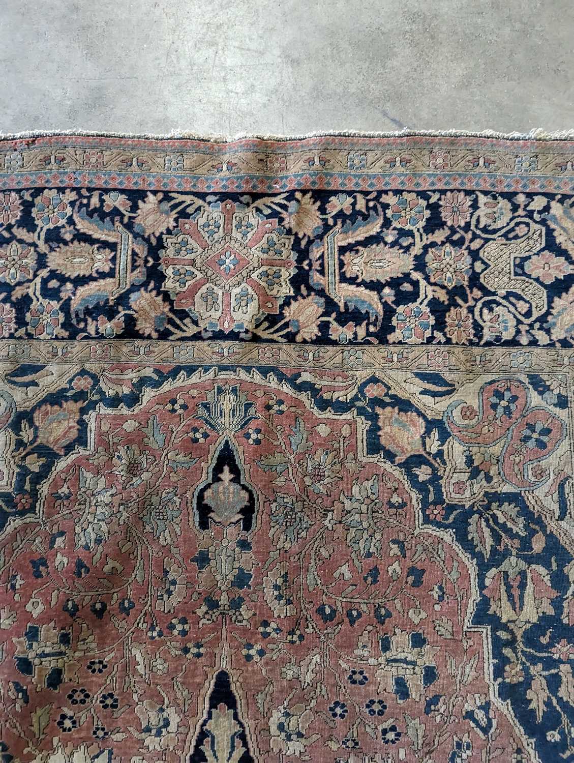 A Persian rug - Image 11 of 20