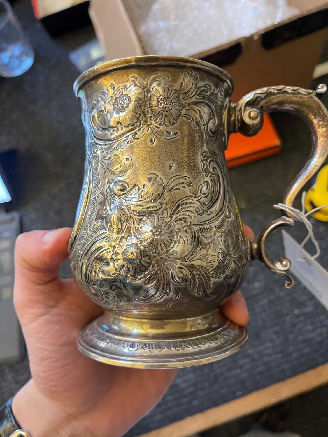 A George III silver mug, - Bild 8 aus 8