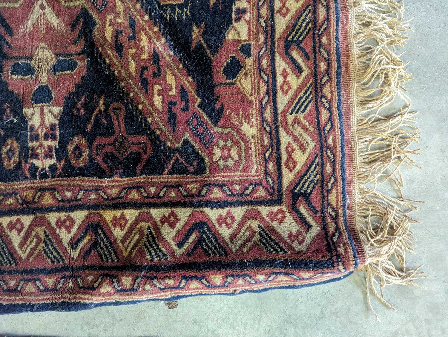 A group of three rugs - Image 9 of 42