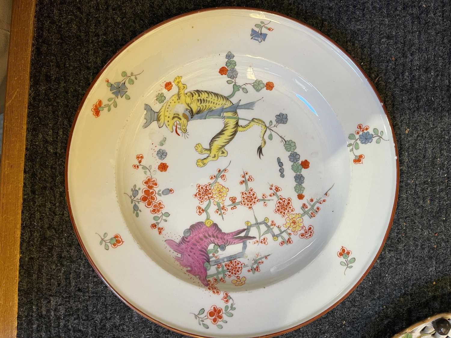 A collection of porcelain cabinet plates - Image 9 of 16