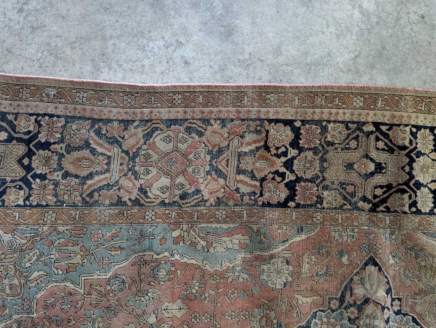 A Persian rug - Image 19 of 20