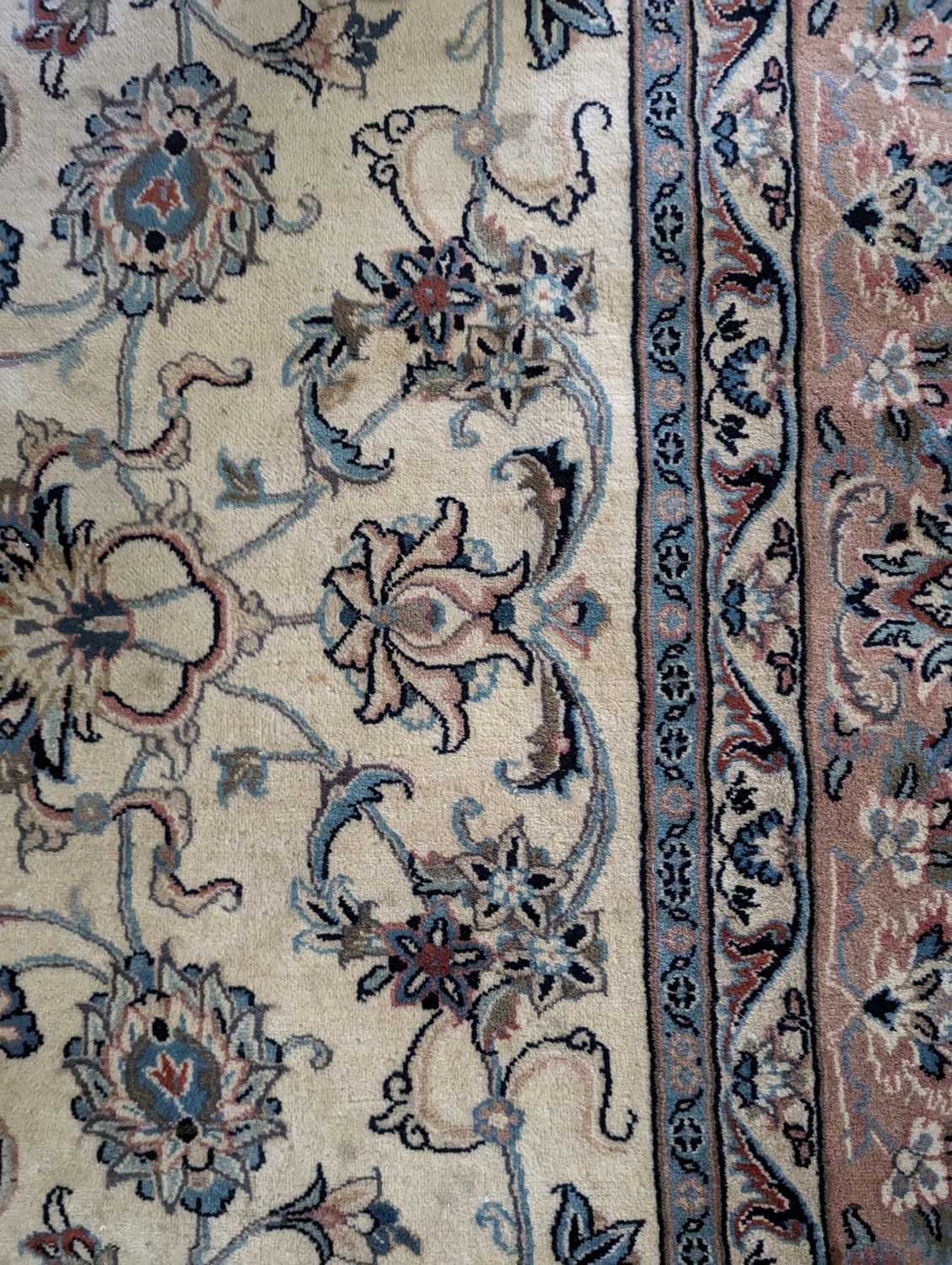 A Kashan carpet - Image 17 of 35