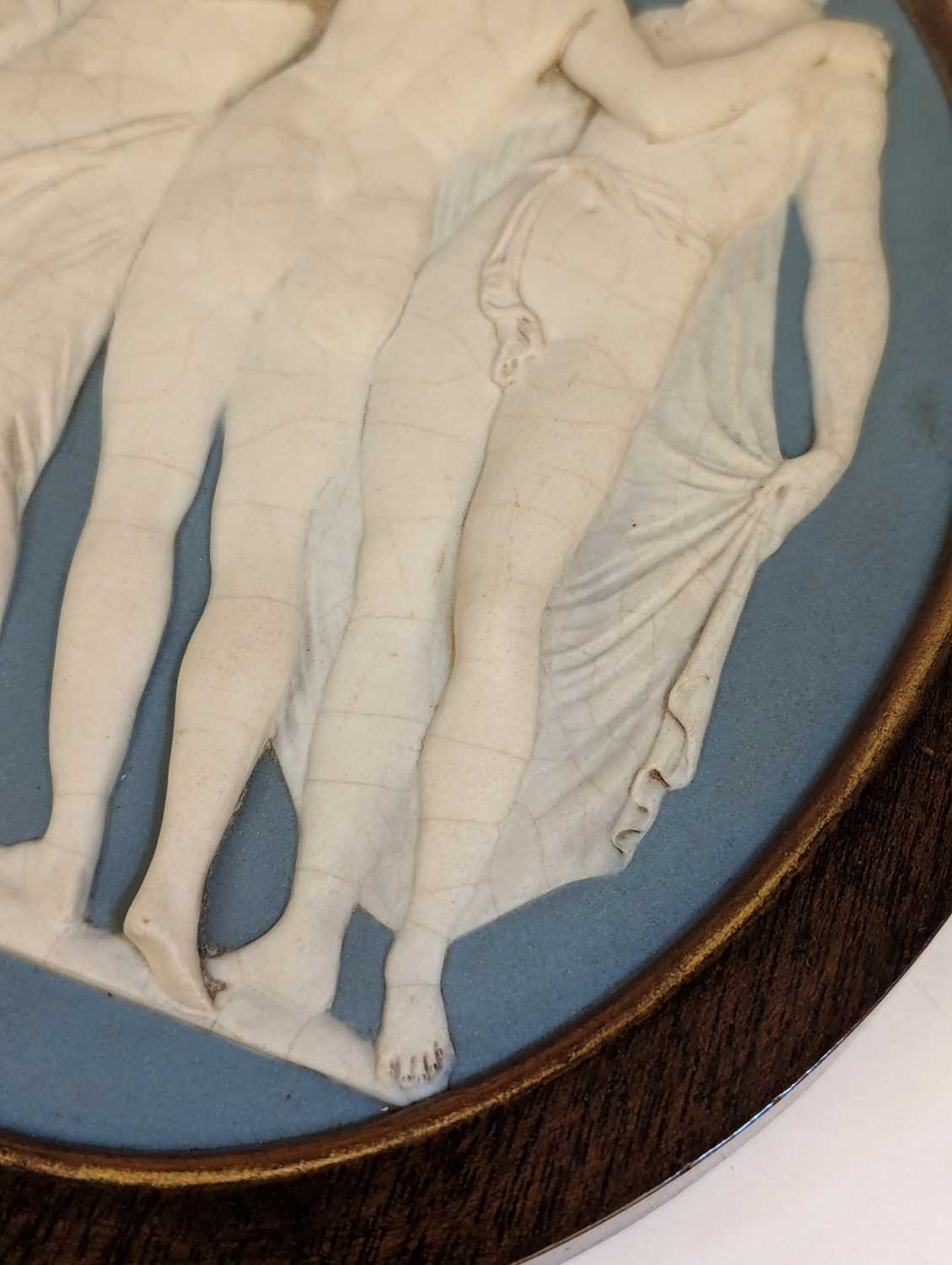 A pair of Wedgewood blue jasperware oval plaques - Bild 7 aus 19