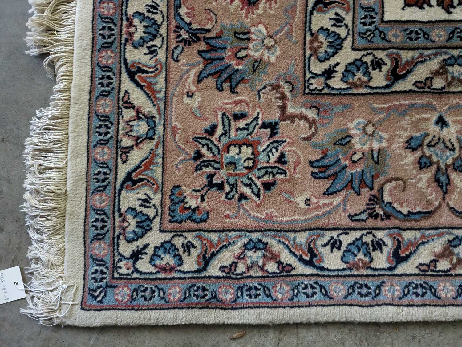 A Kashan carpet - Image 34 of 35