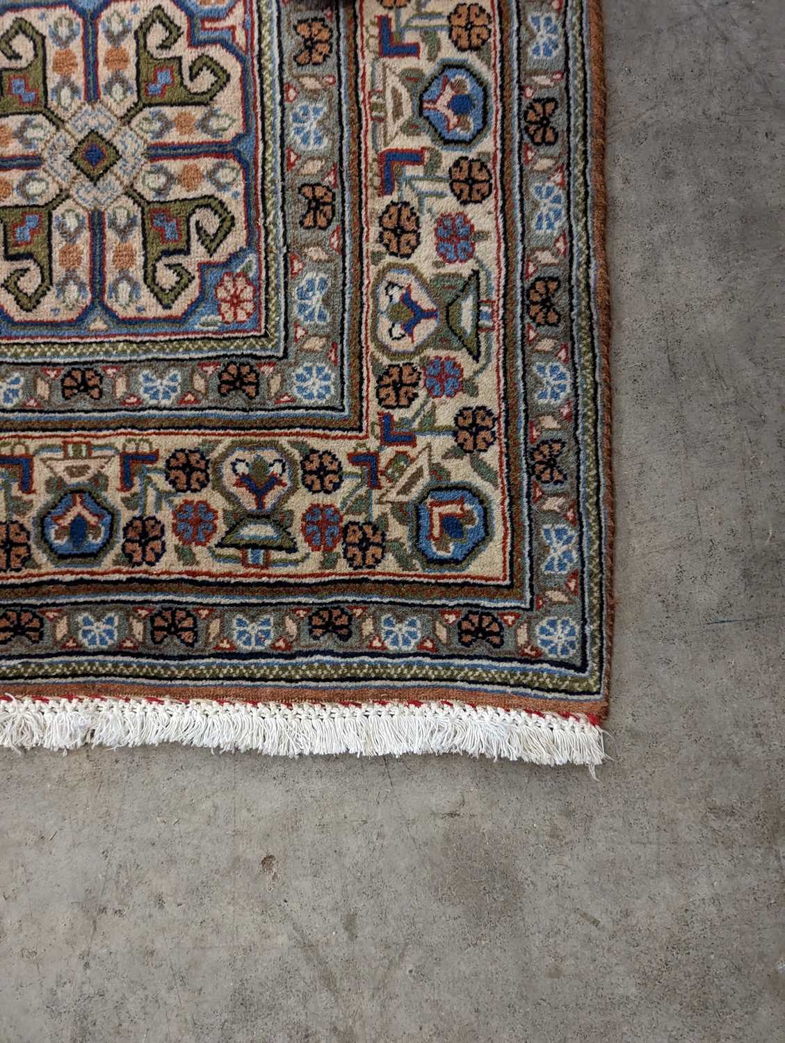 A Tabriz rug - Image 8 of 21