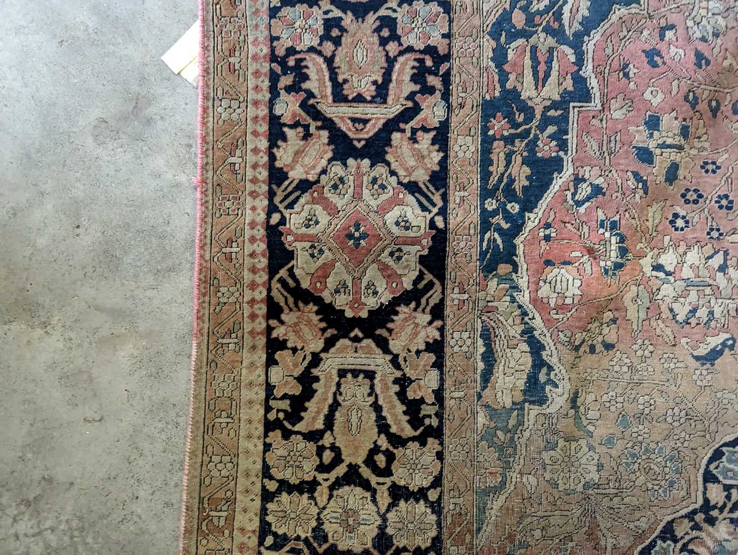 A Persian rug - Image 10 of 20