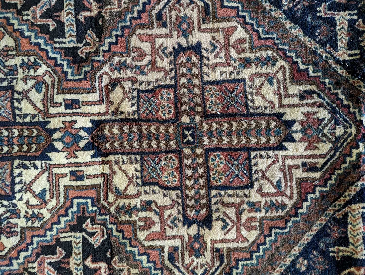 A group of three rugs - Image 14 of 42