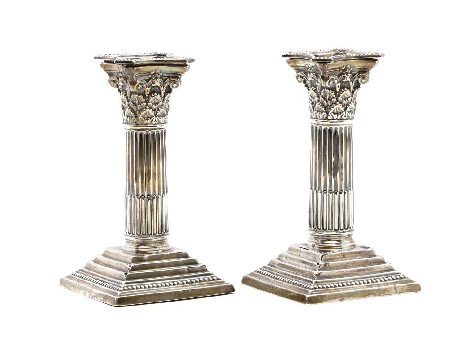 A pair of Mappin & Webb candlesticks - Bild 2 aus 3