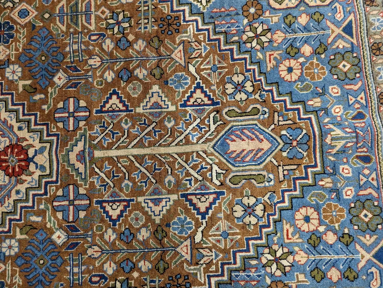 A Tabriz rug - Image 17 of 21