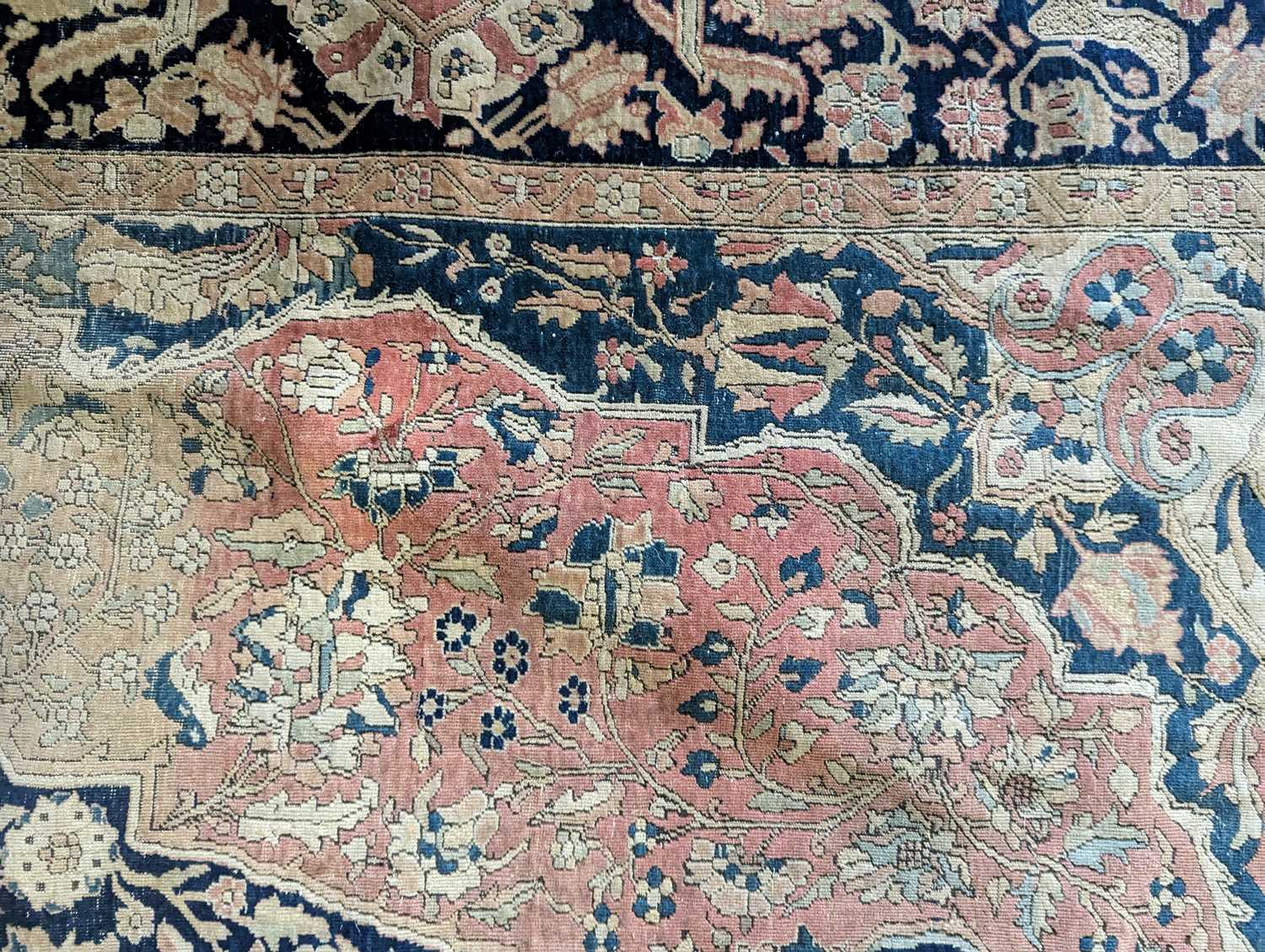 A Persian rug - Image 13 of 20