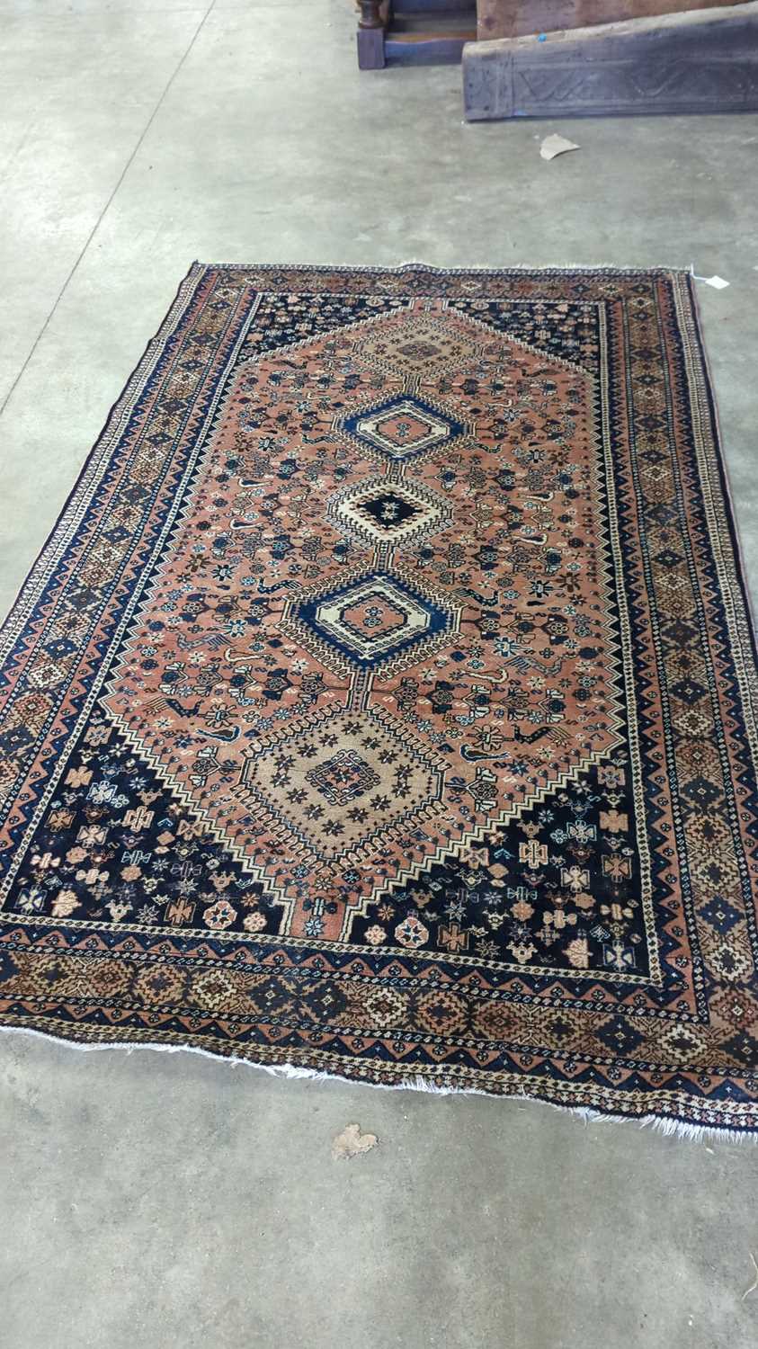 A Persian rug - Image 4 of 20