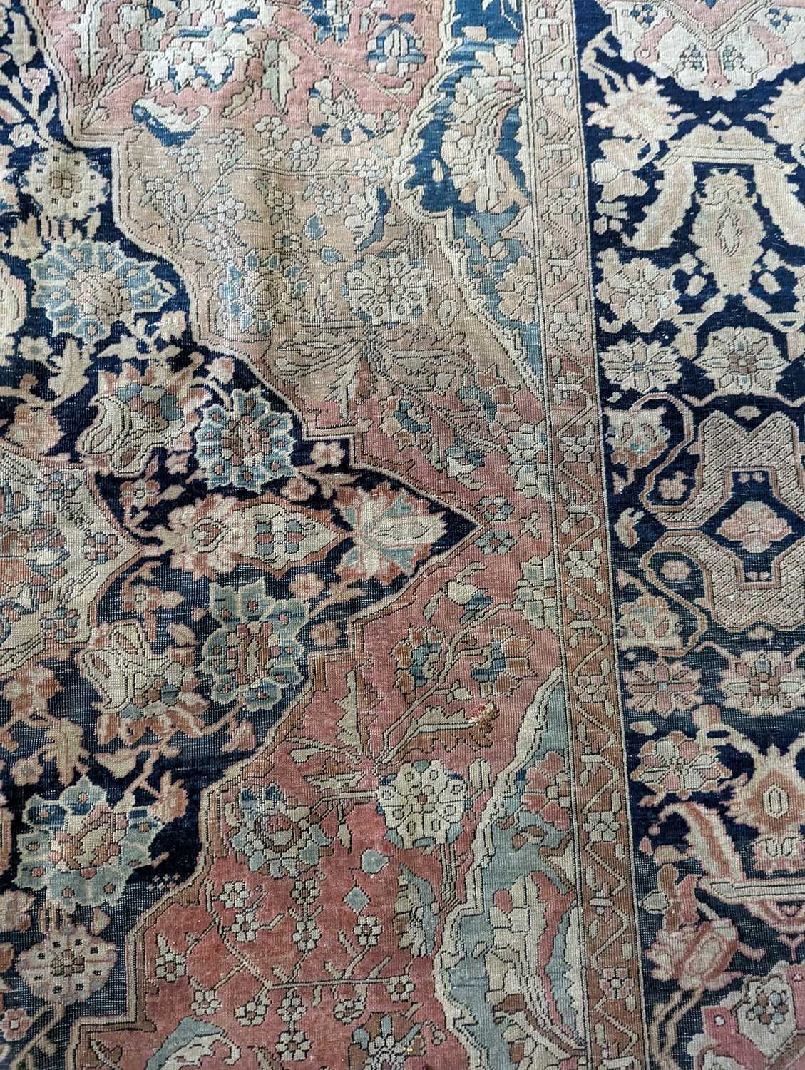 A Persian rug - Image 14 of 20