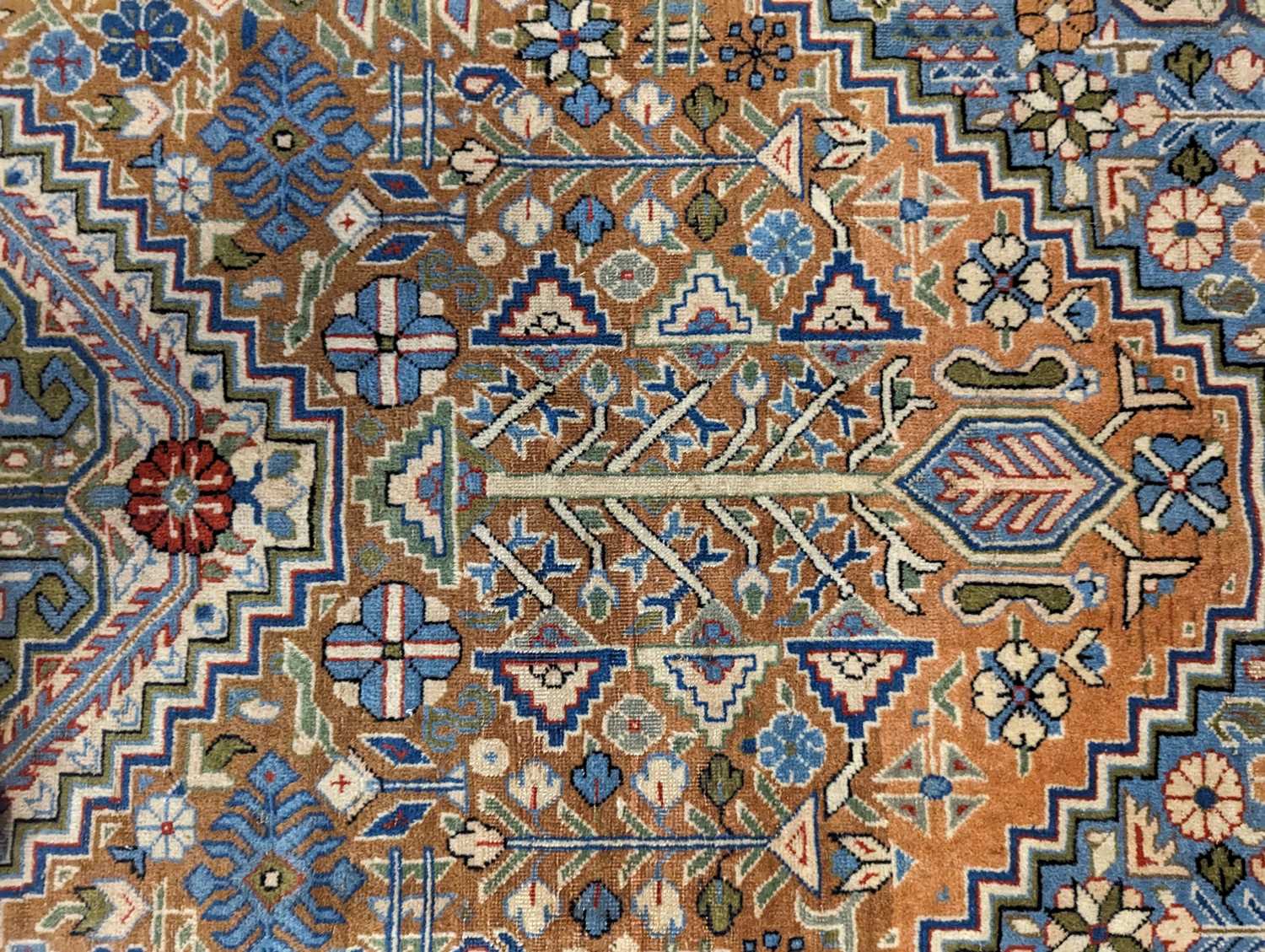 A Tabriz rug - Image 10 of 21