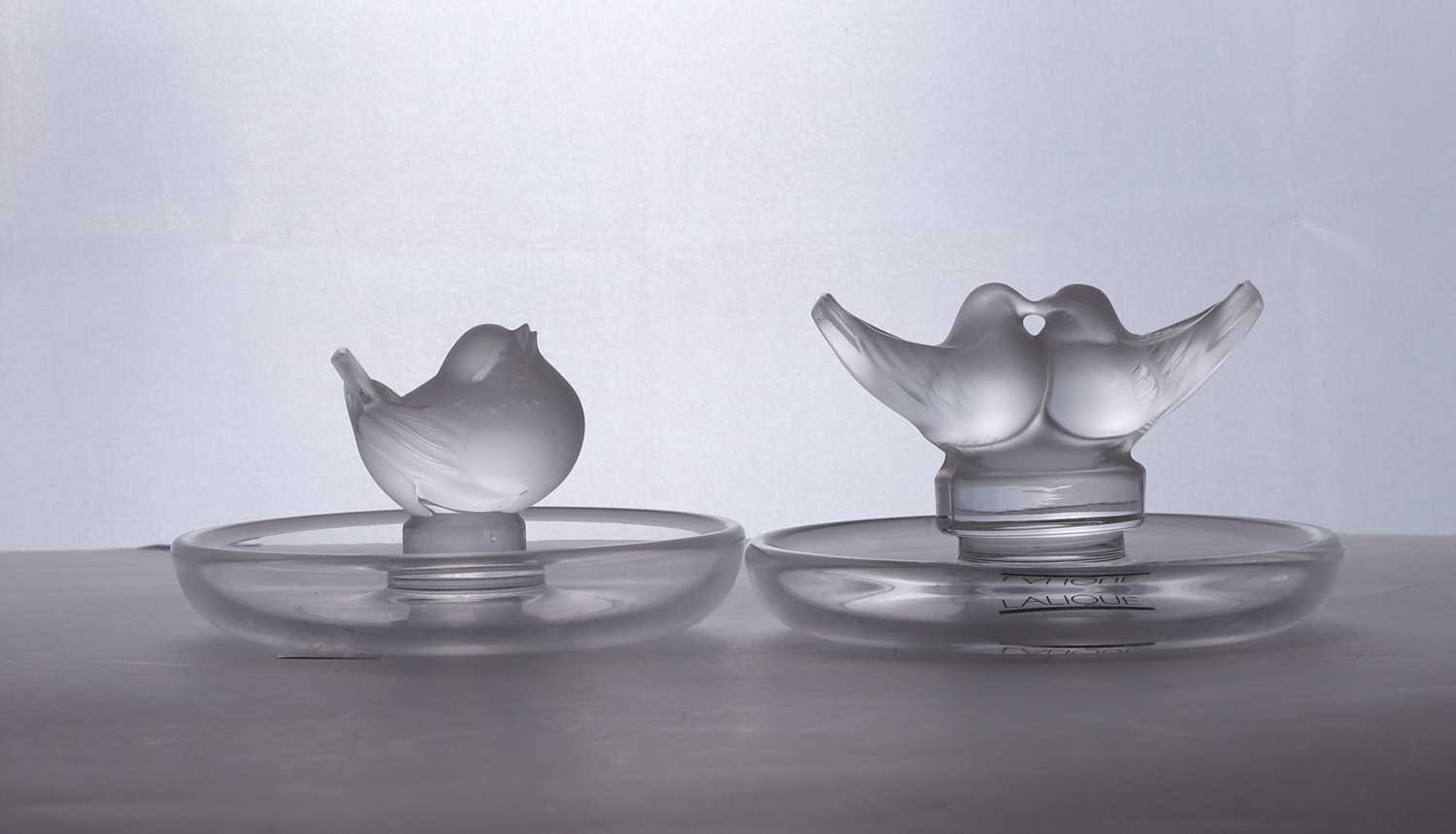 A Lalique glass 'deux colombes' cendrier - Image 3 of 14