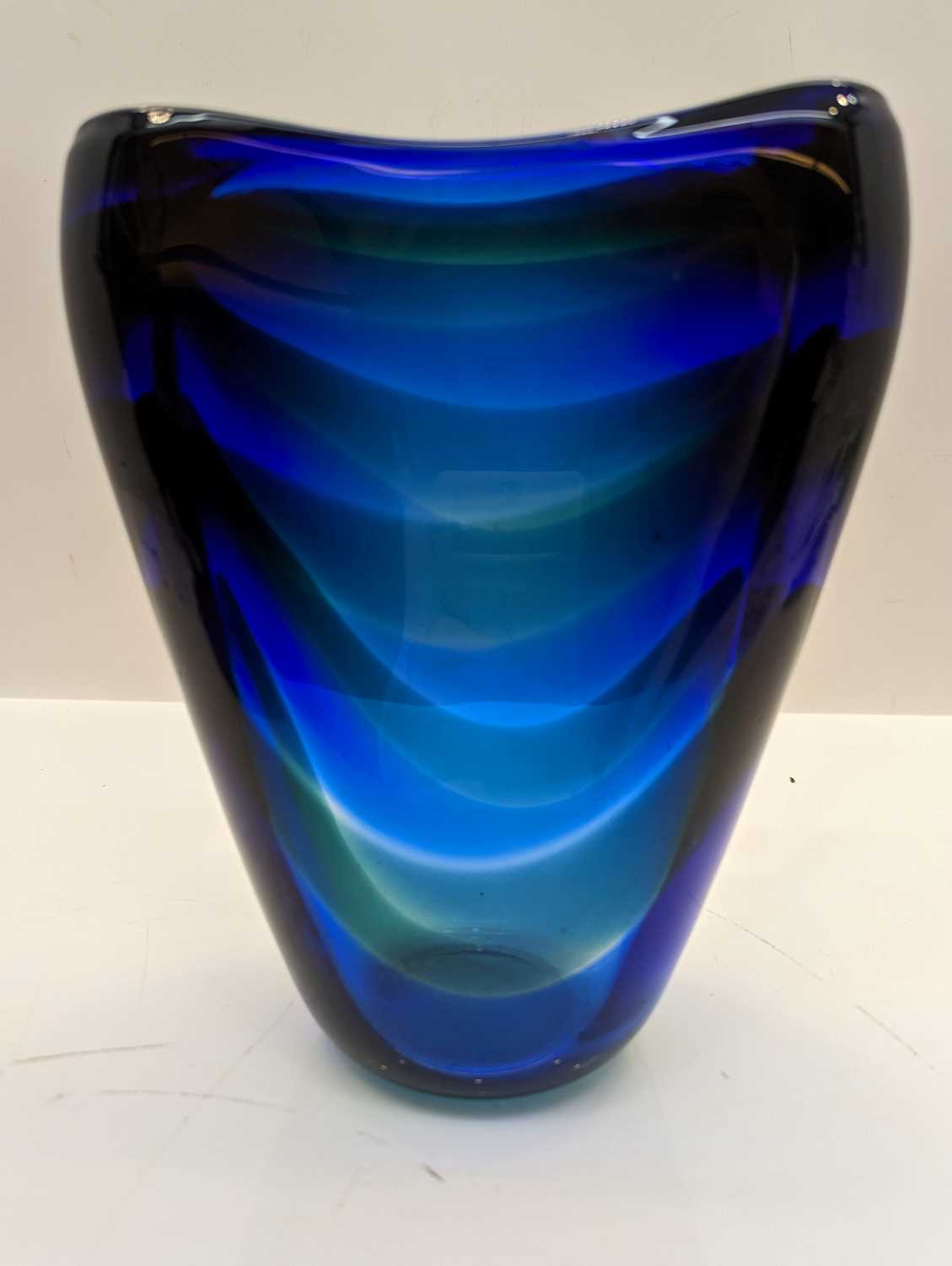 A Leerdram 'Unica' glass vase - Image 14 of 17