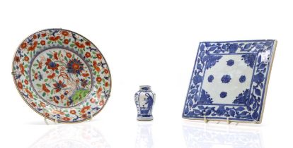 A collection of Chinese porcelain,