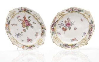 A pair of Chelsea Derby porcelain plates,