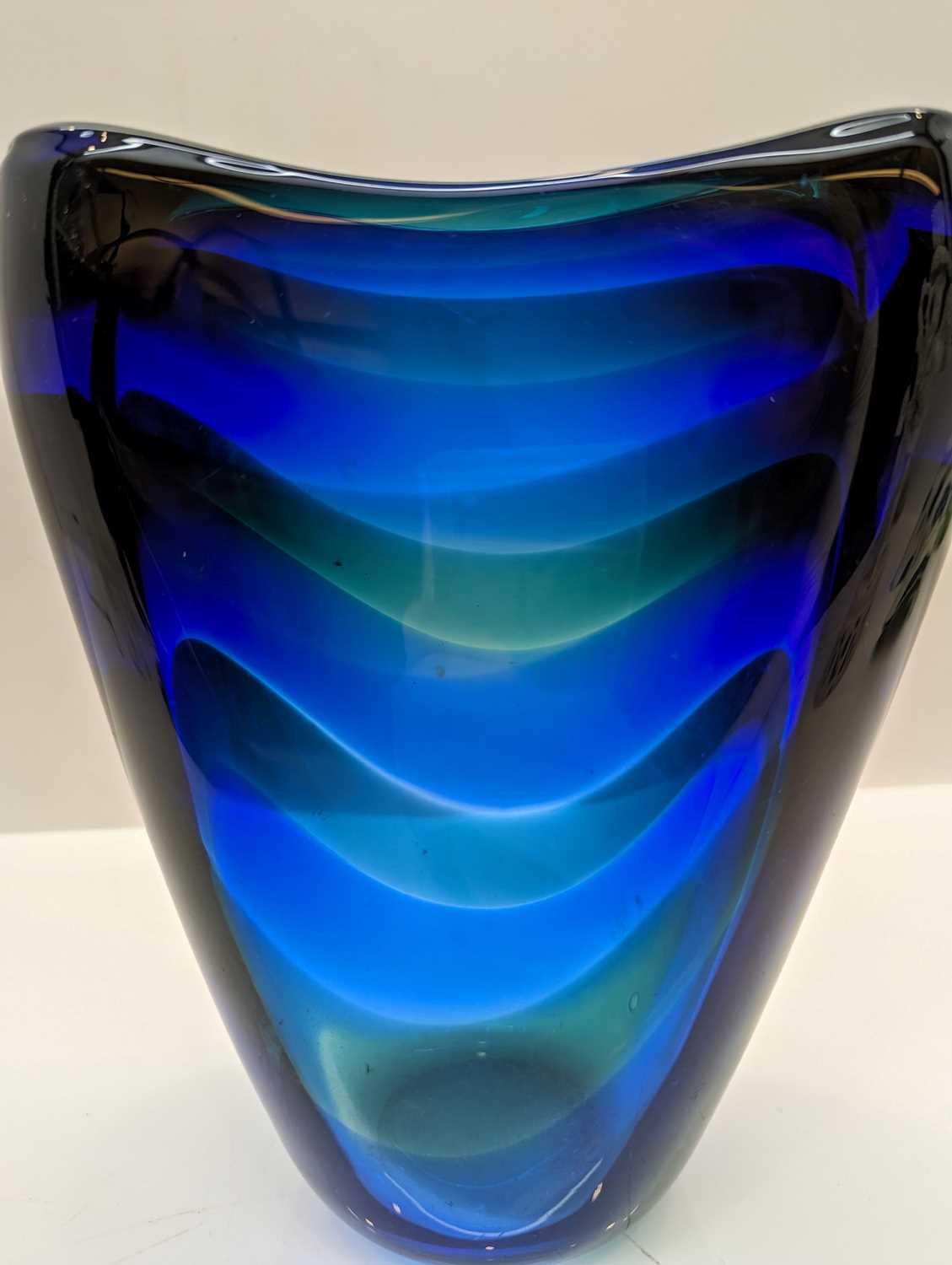 A Leerdram 'Unica' glass vase - Image 13 of 17