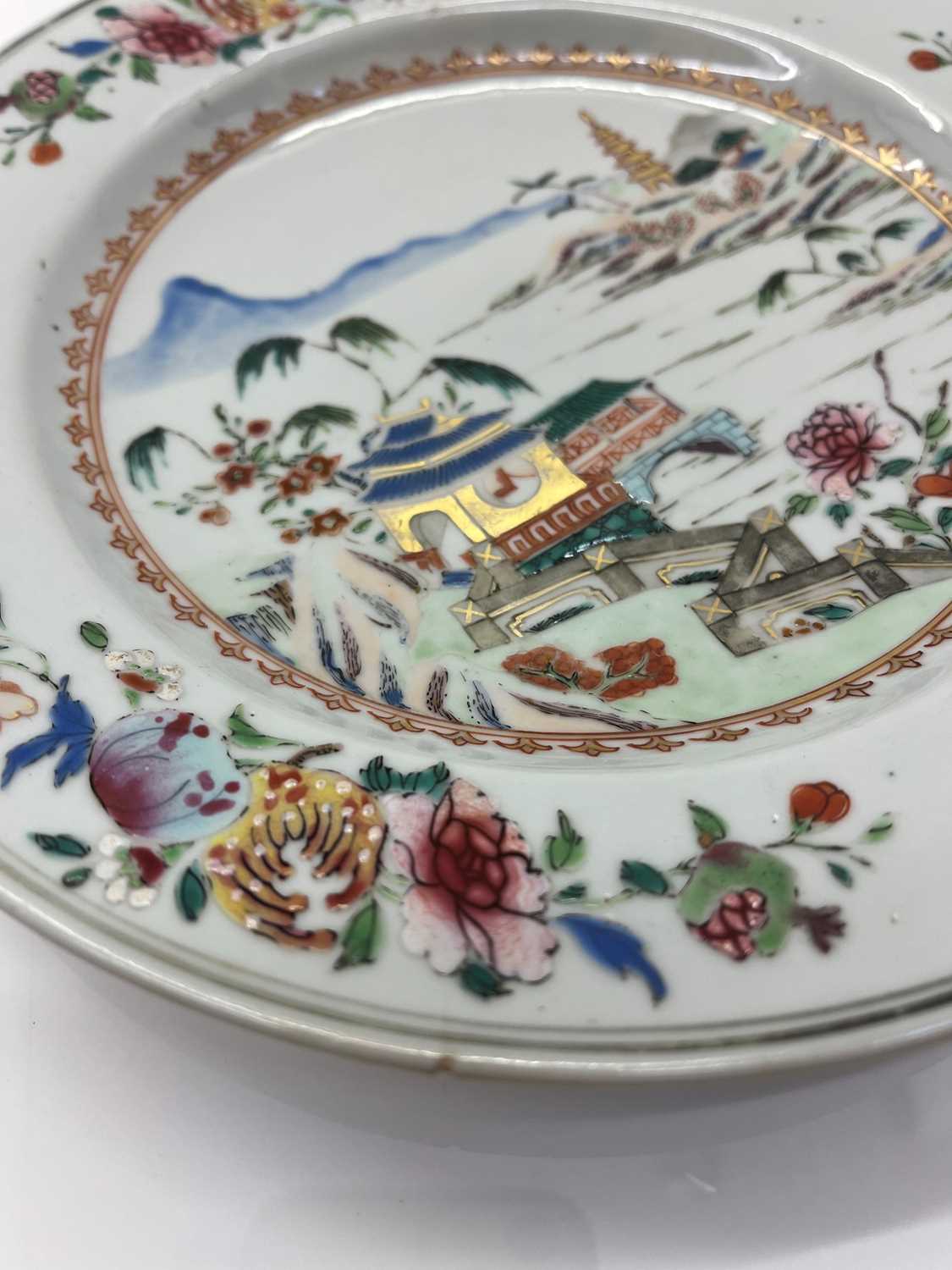 A Chinese Export plate - Bild 18 aus 31