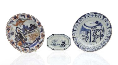 A Chinese blue and white porcelain plate,