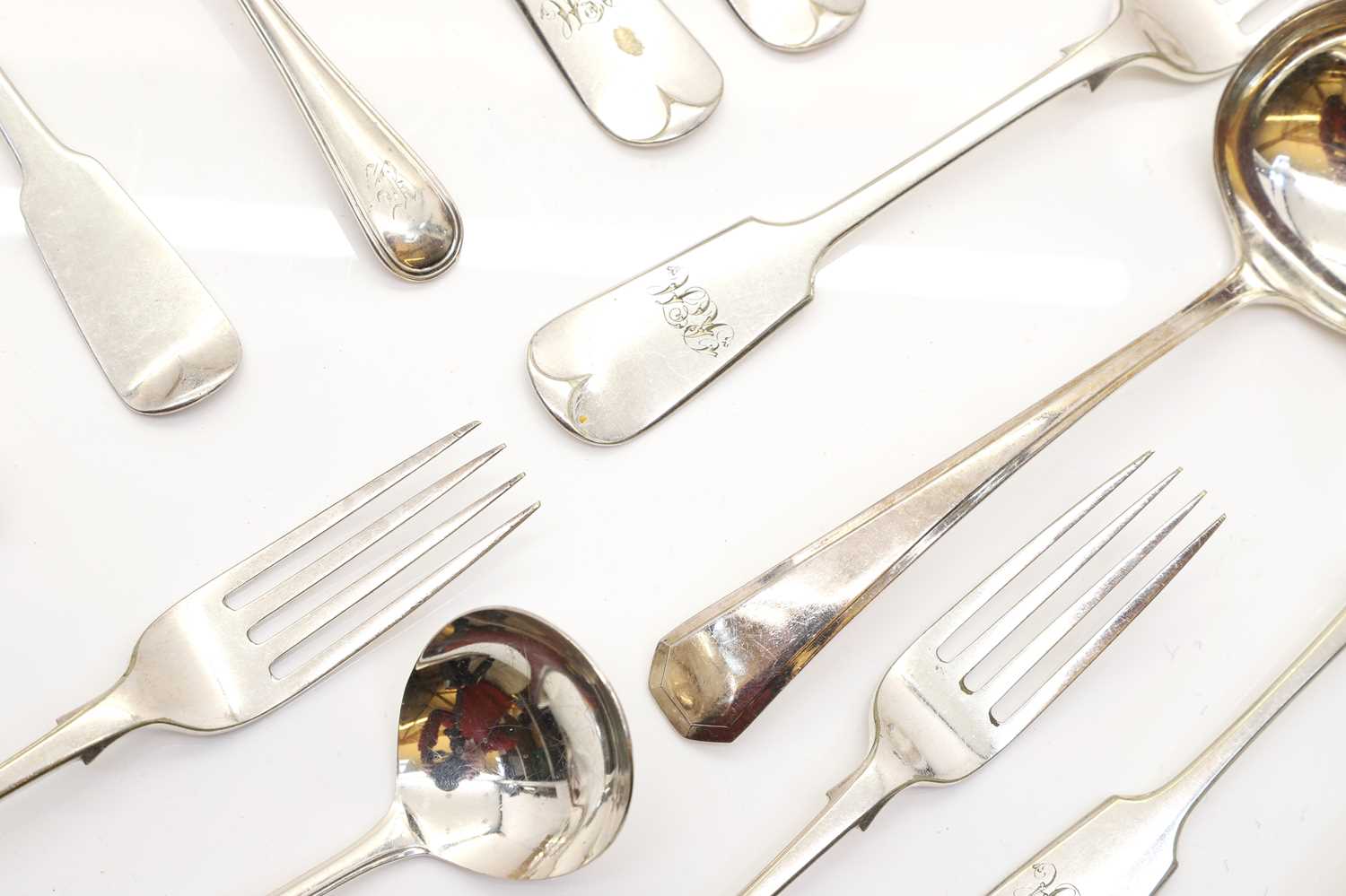 A collection of silver flatware - Bild 2 aus 5