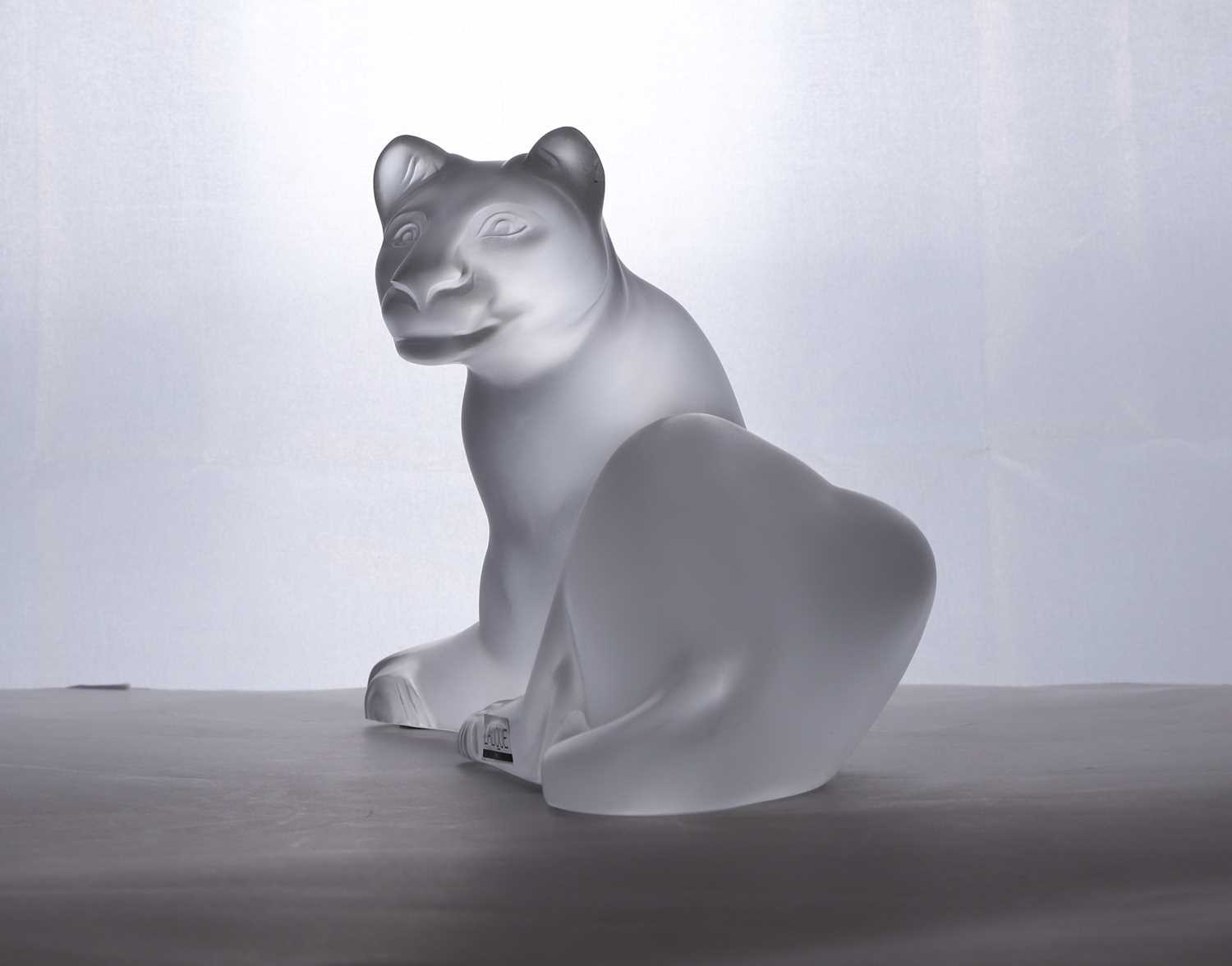 A Lalique glass 'Simba' lioness - Image 2 of 3