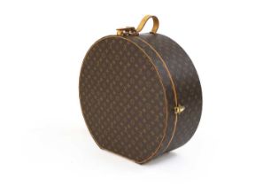 A Louis Vuitton monogrammed canvas boîte à chapeau ronde large hatbox,