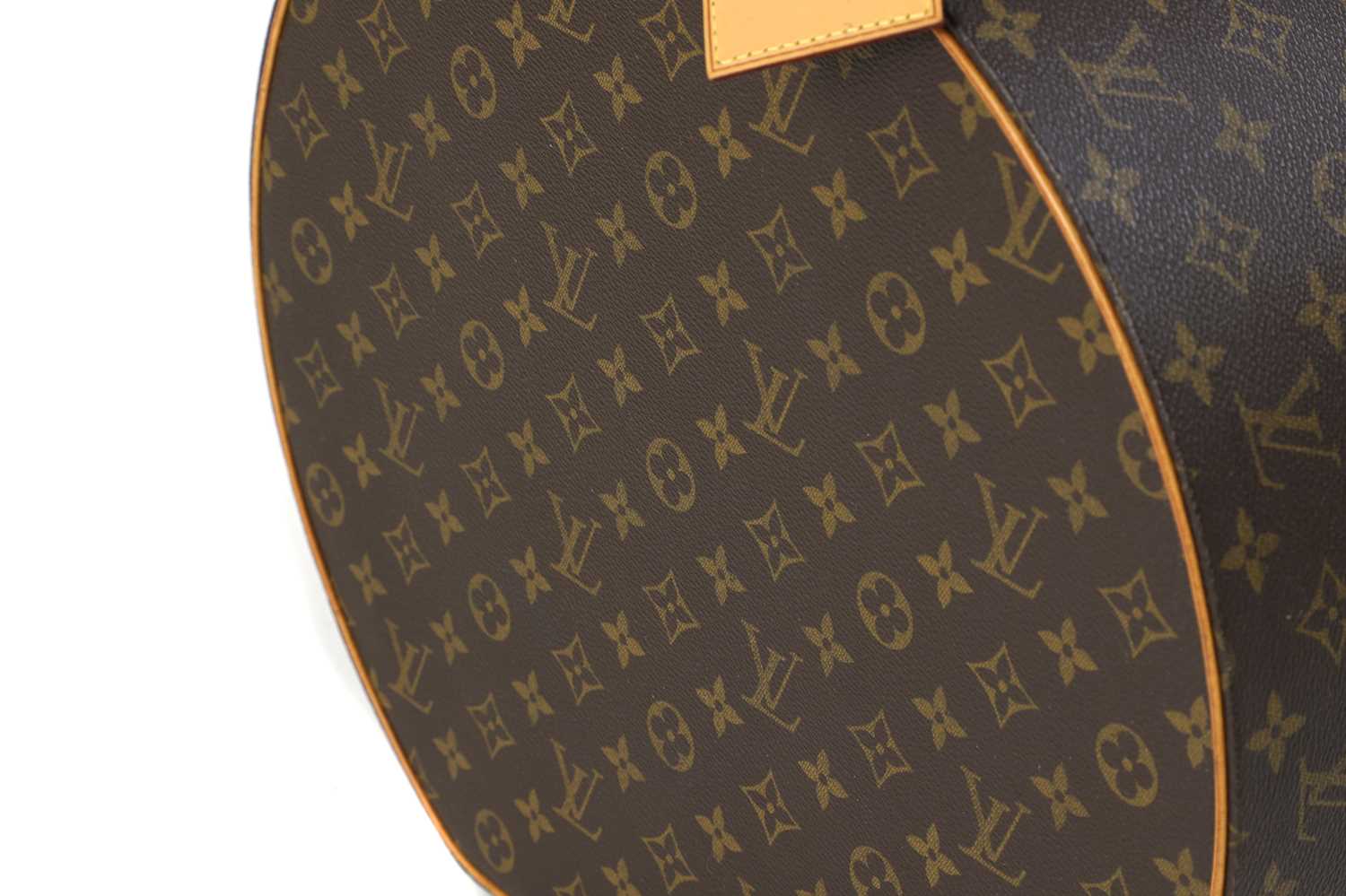 A Louis Vuitton monogrammed canvas boîte à chapeau ronde small hatbox, - Image 6 of 16