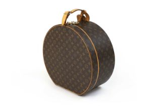A Louis Vuitton monogrammed canvas boîte à chapeau ronde small hatbox,