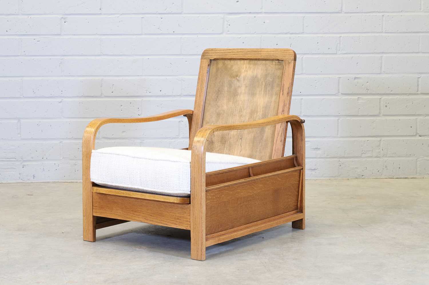 An oak reclining reading chair, - Bild 2 aus 8