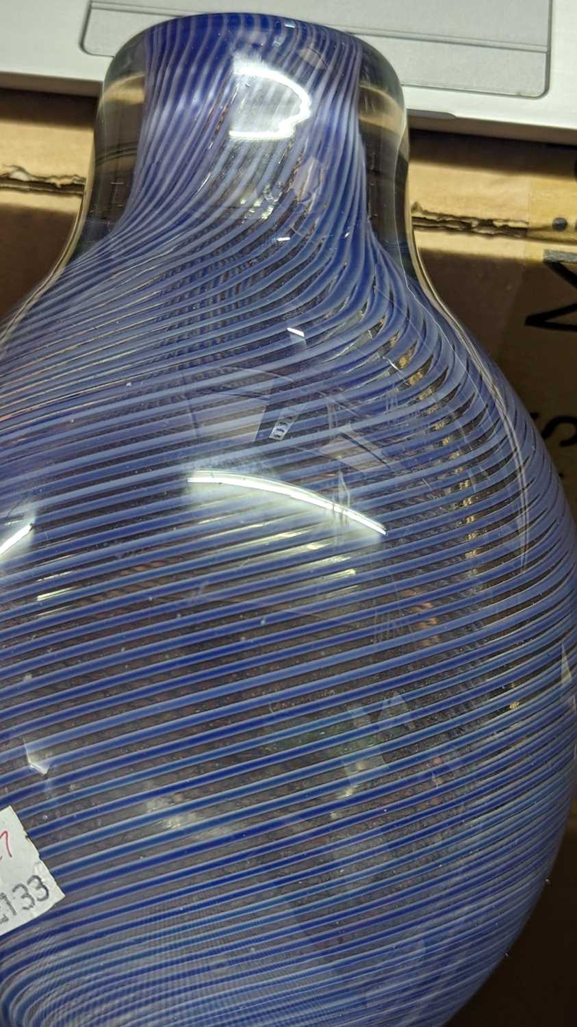 A 'Mezza Filigrana' glass vase, - Image 7 of 9