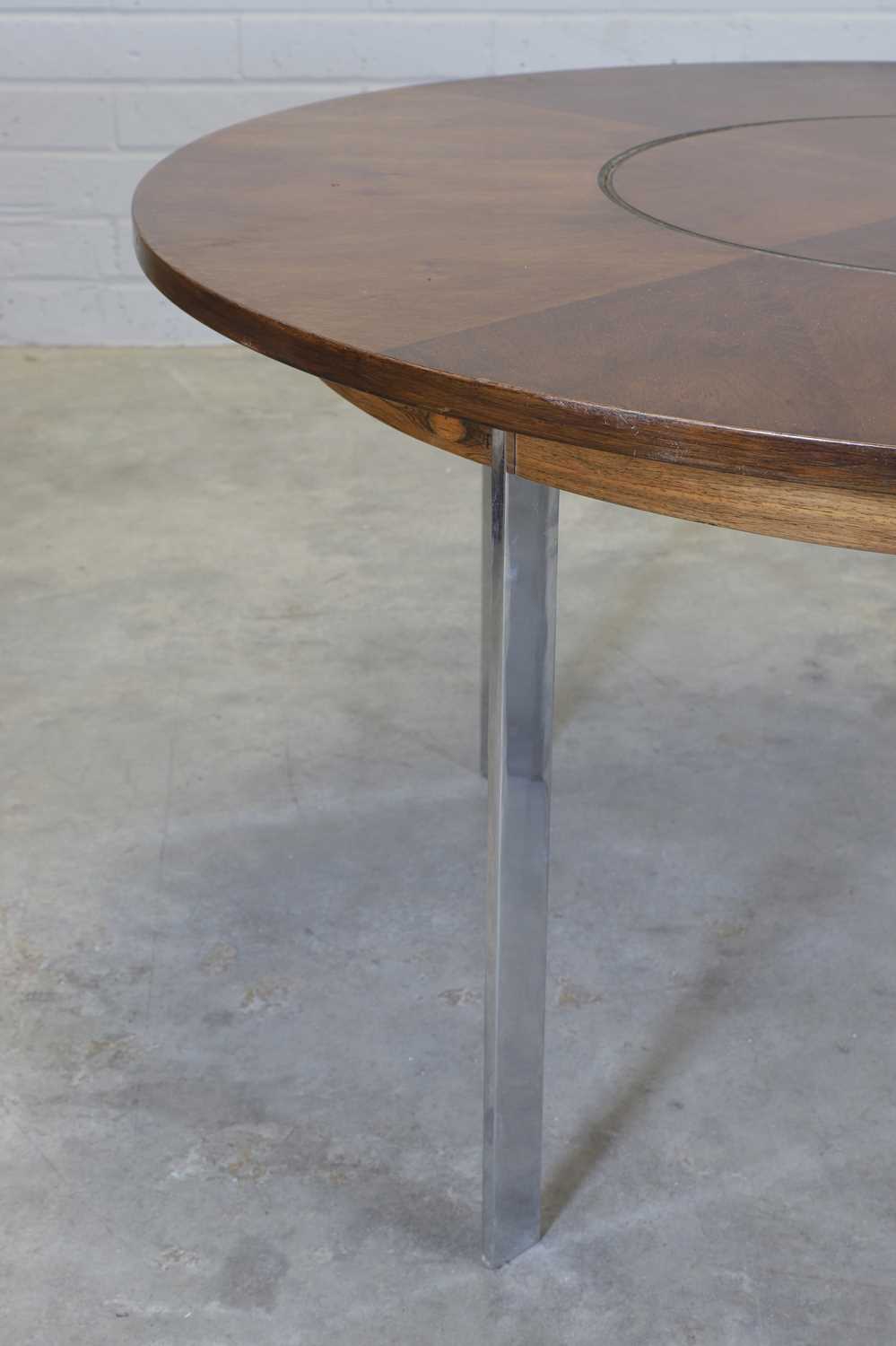 § A Merrow Associates rosewood dining table, - Image 4 of 4