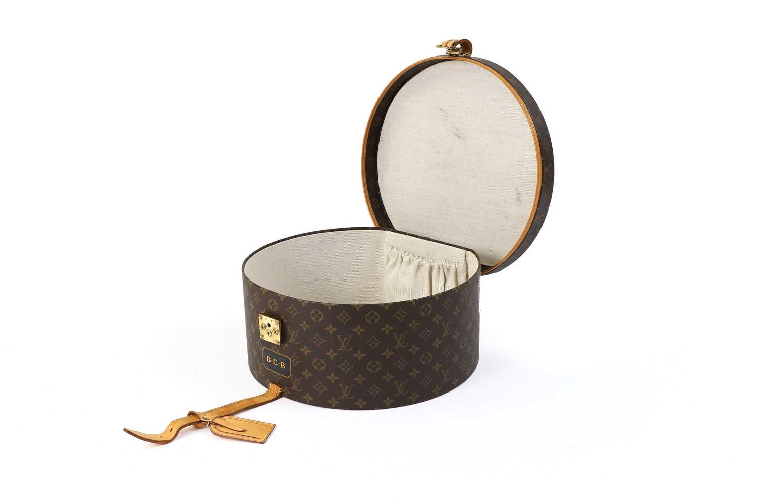 A Louis Vuitton monogrammed canvas boîte à chapeau ronde small hatbox, - Image 8 of 16