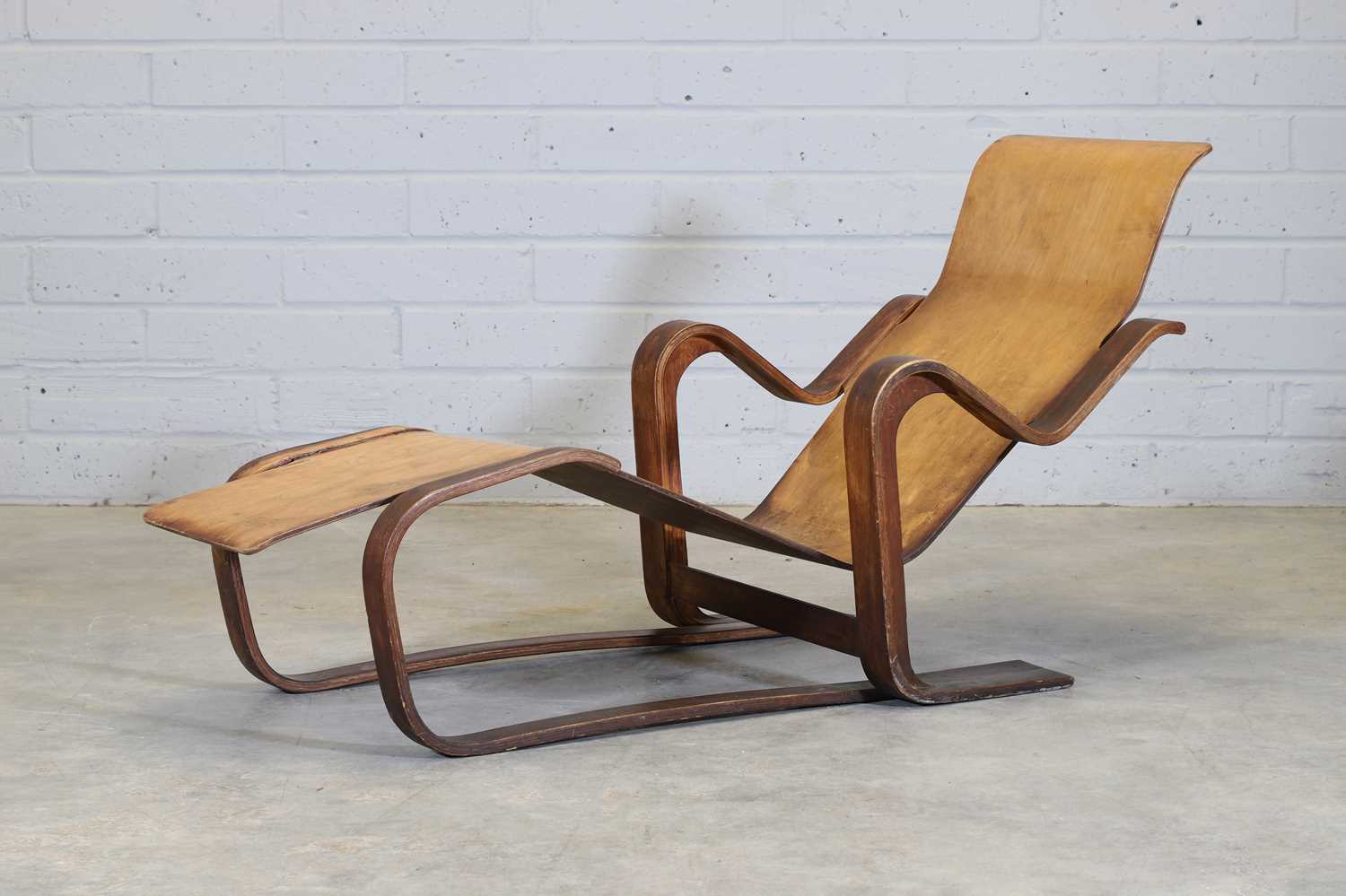 A bentwood 'Long Chair' recliner,