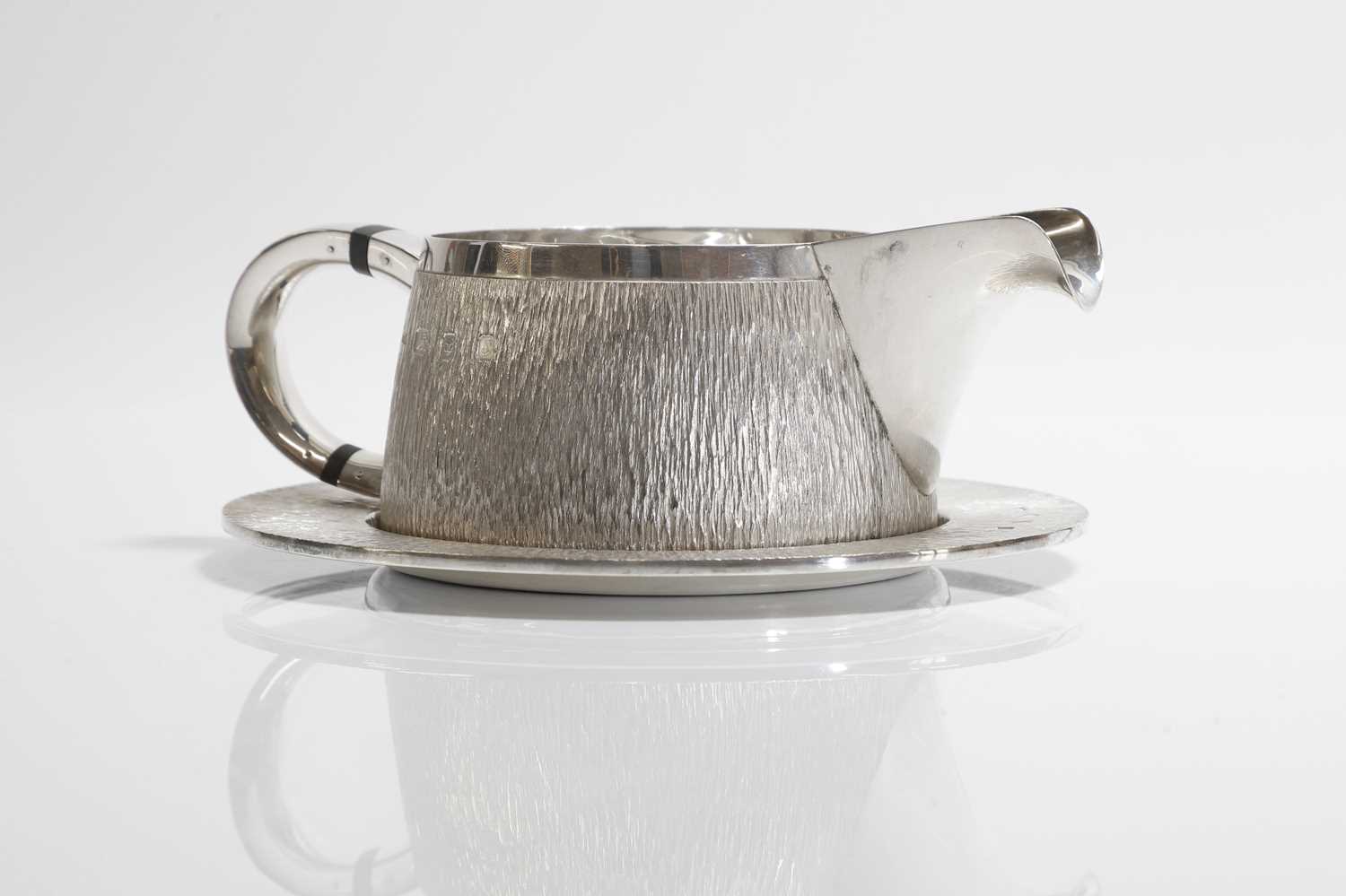 ▲ A textured sterling silver cream jug, - Image 2 of 10