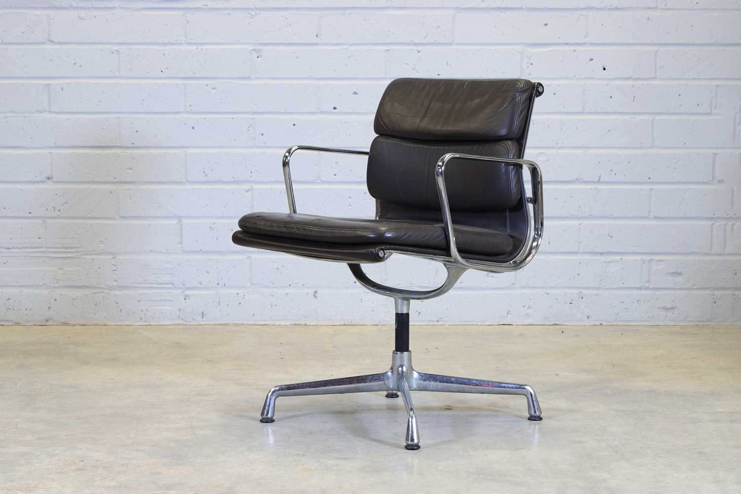 A Vitra 'EA208 Soft Pad' desk chair,