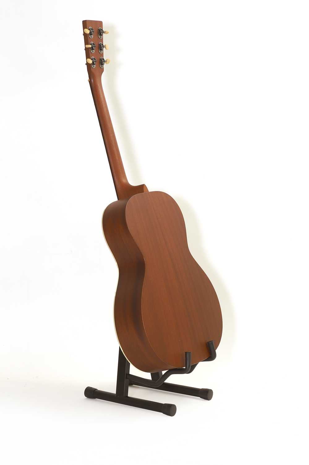 A 2009 Martin 00L-17 acoustic guitar, - Image 6 of 13