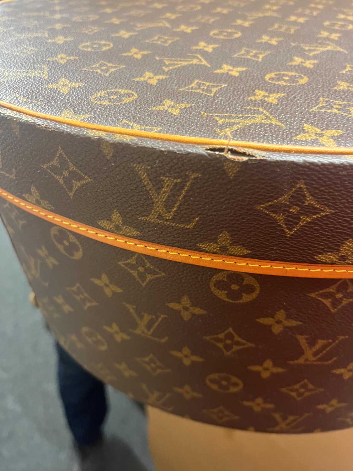 A Louis Vuitton monogrammed canvas boîte à chapeau ronde large hatbox, - Image 13 of 14