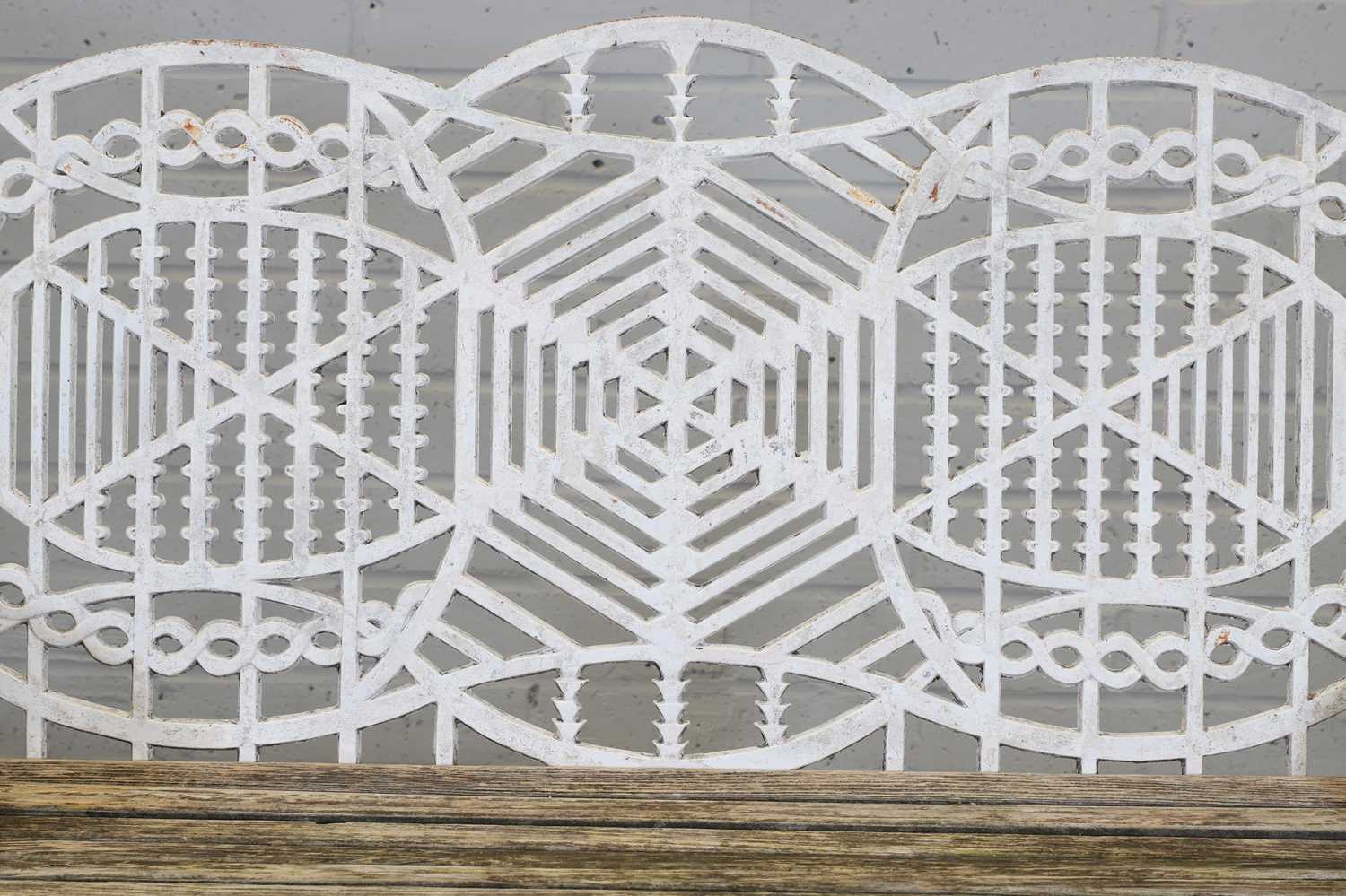 A cast iron bench, - Image 4 of 7