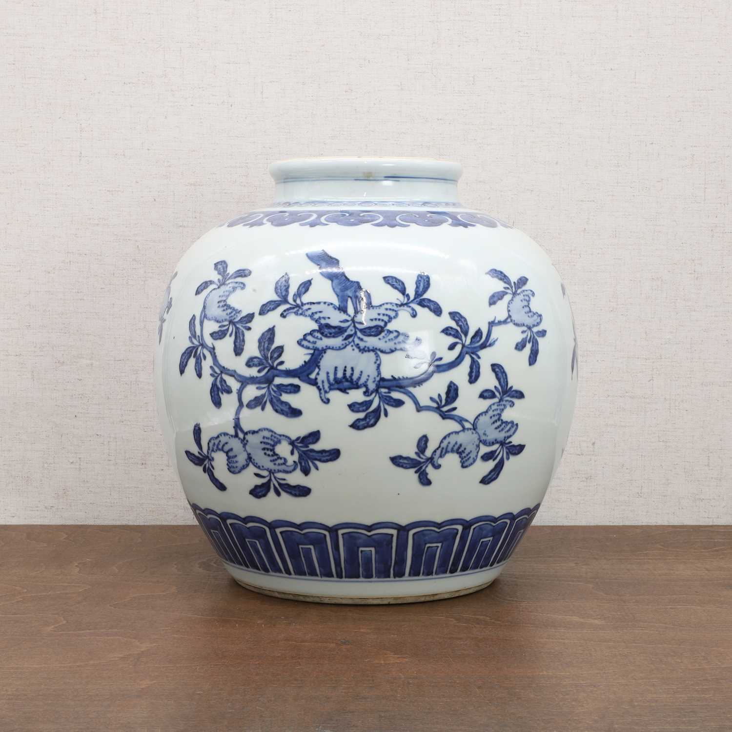 A Chinese blue and white jar, - Image 4 of 8