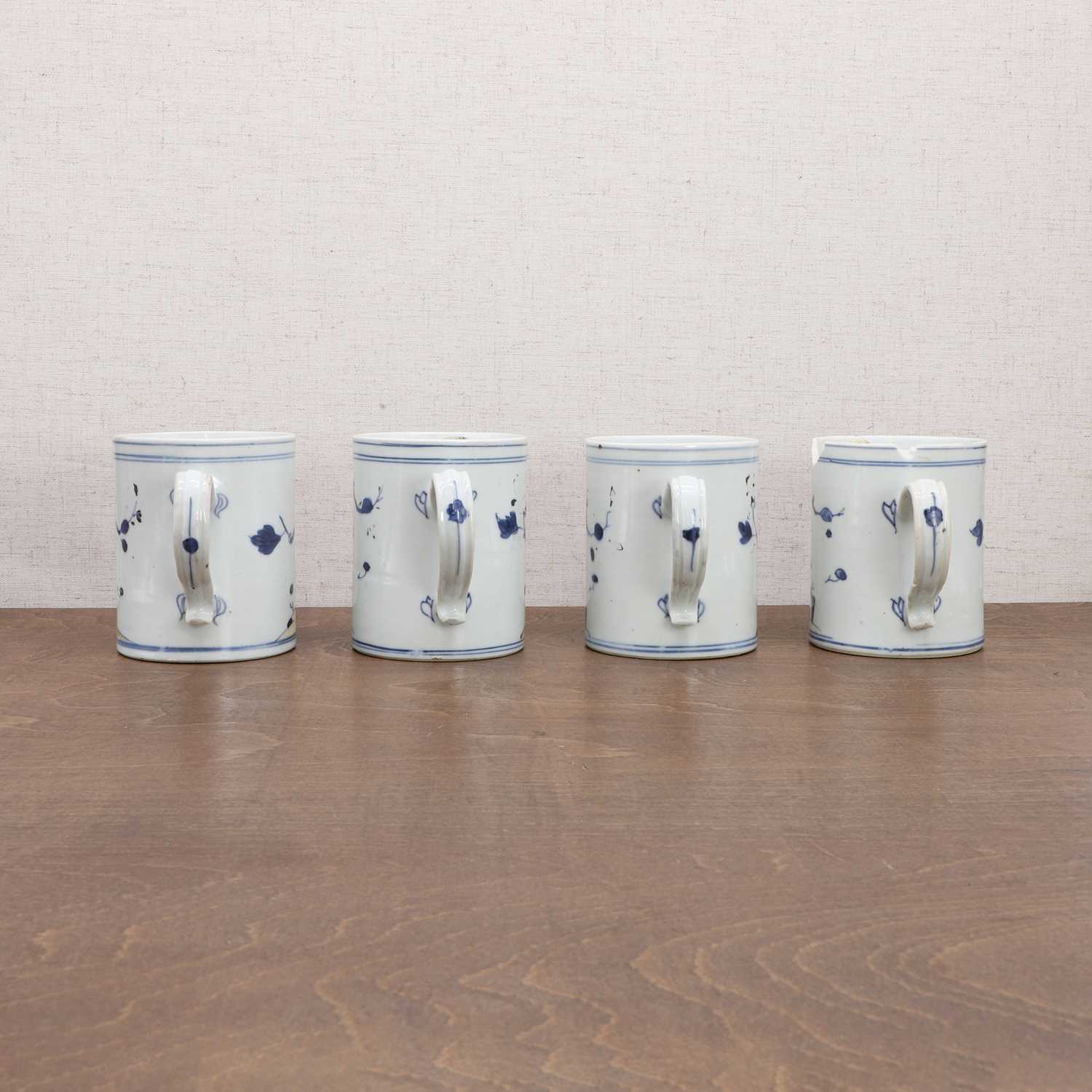 A collection of four Chinese Nanking cargo blue and white mugs, - Image 4 of 8