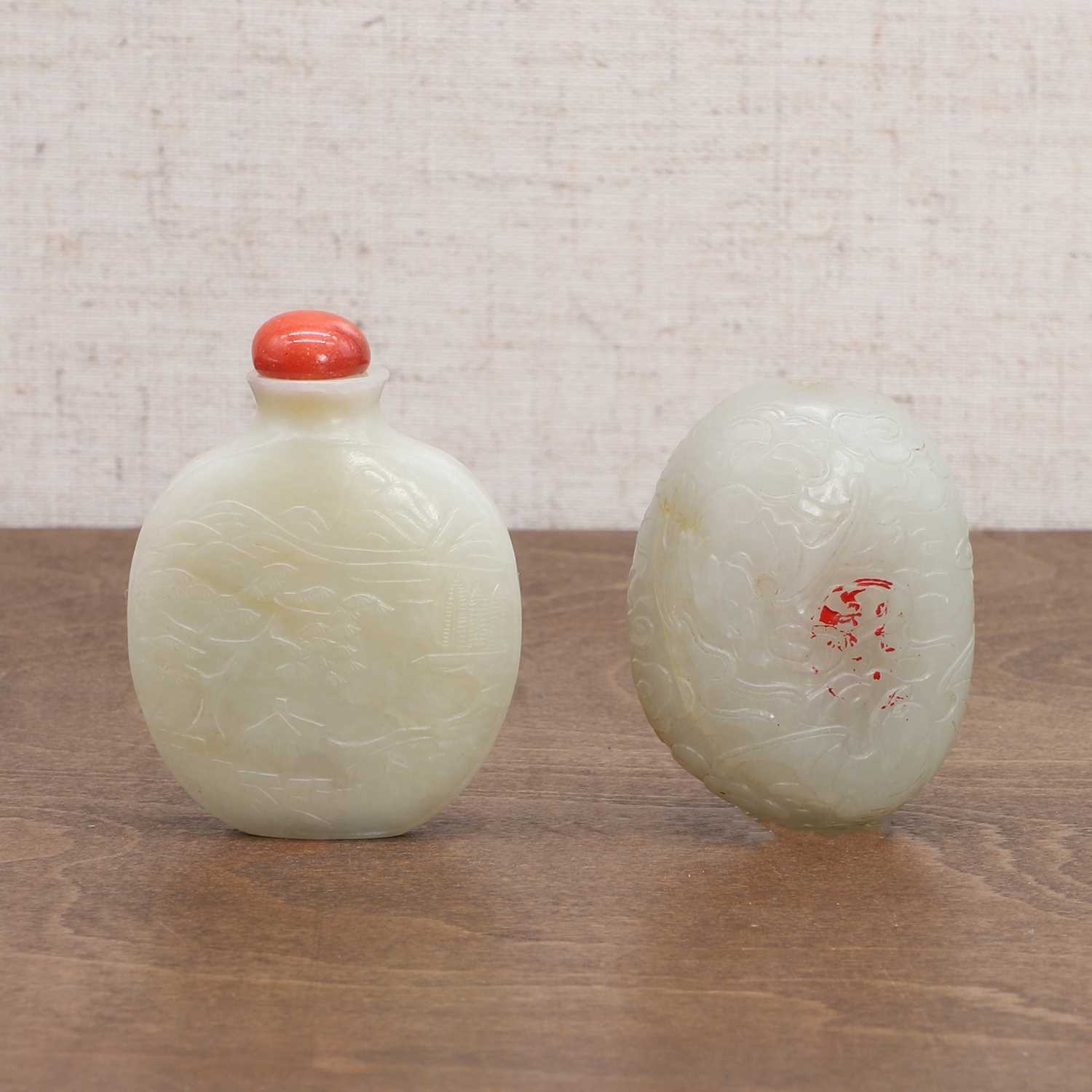 Two Chinese jade snuff bottles, - Image 3 of 7