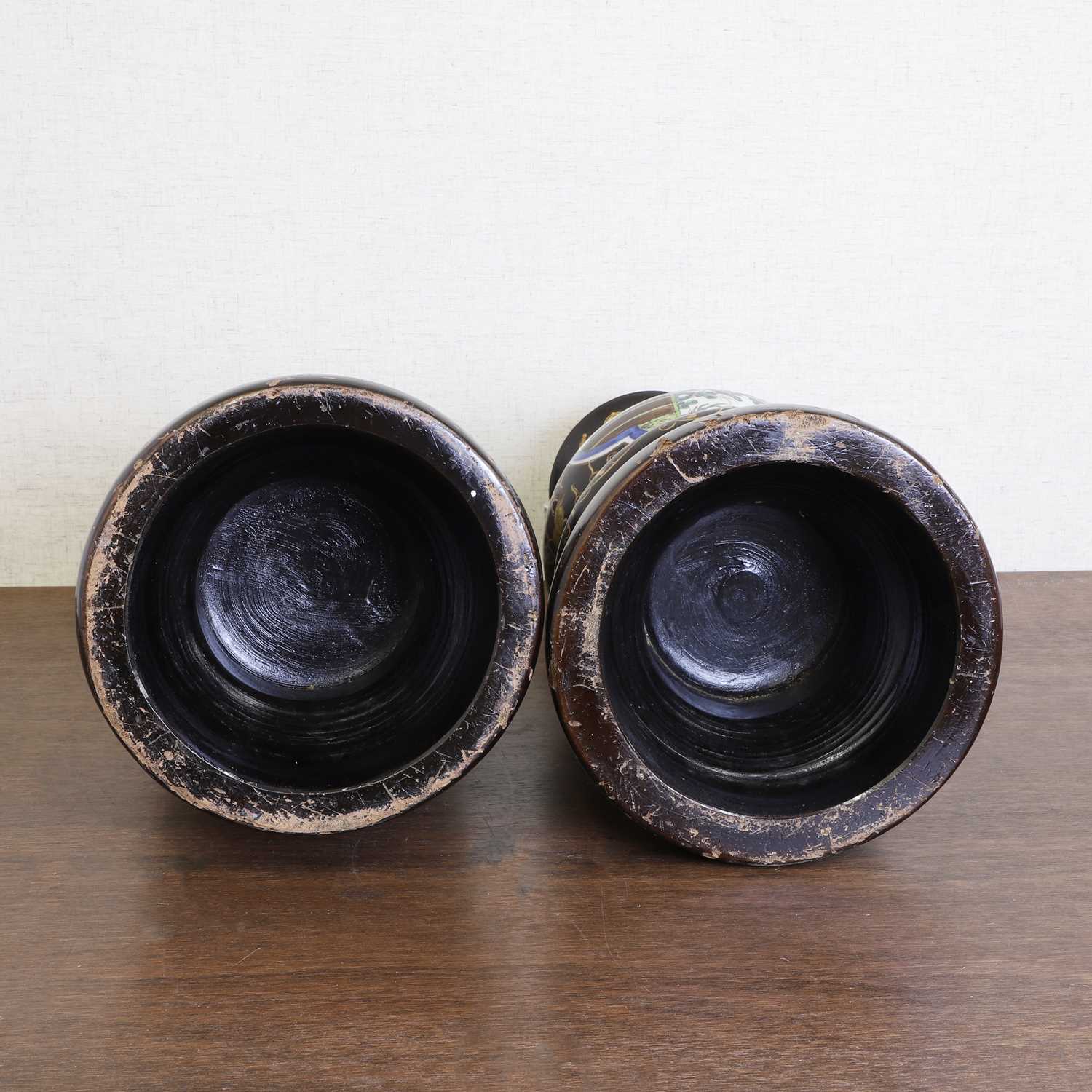 A pair of Japanese Imari vases, - Image 7 of 11