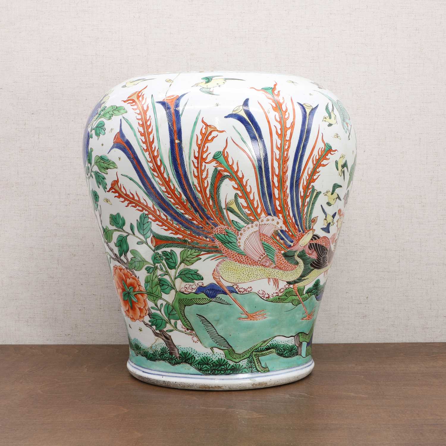 A Chinese wucai vase, - Image 2 of 7