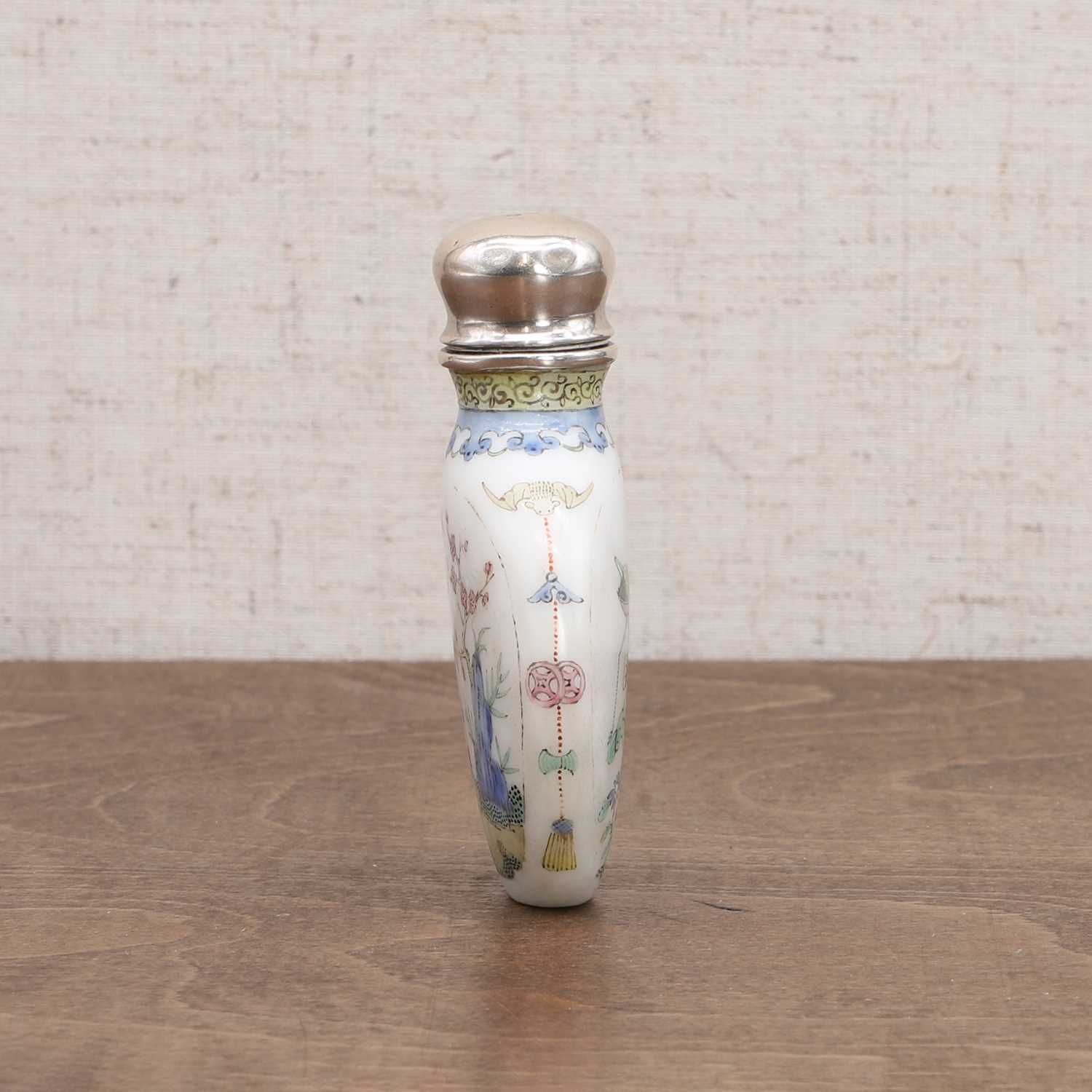 A Chinese Peking glass snuff bottle, - Image 5 of 7