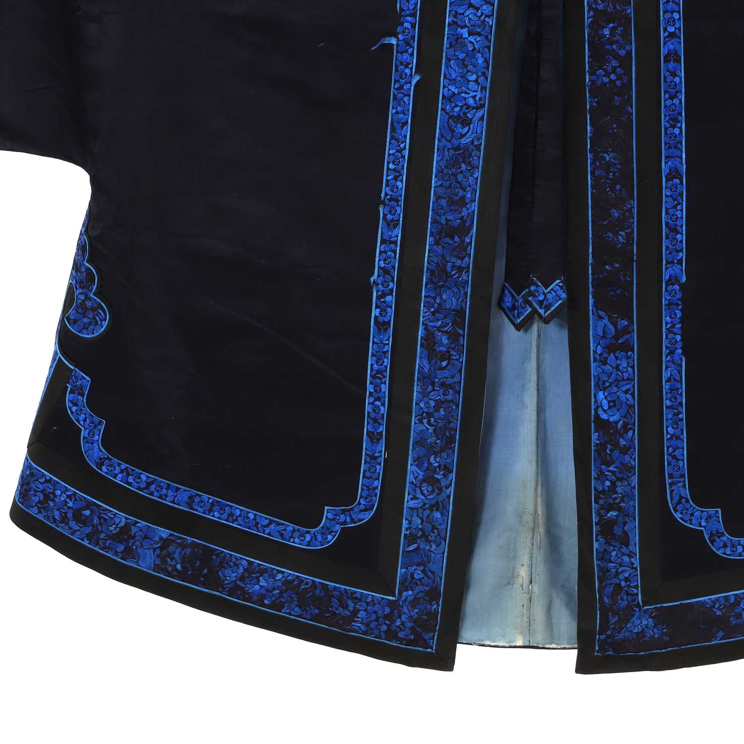 A Chinese embroidered lady's robe, - Image 8 of 9